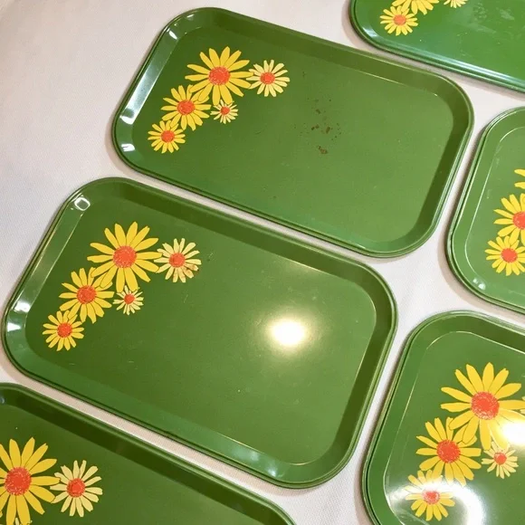 VTG Groovy Daisy Floral Metal Trays Set of 7